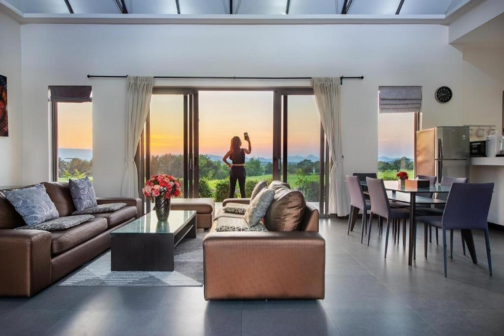Lucerne Villa Resort Ban Bung Toei Bagian luar foto